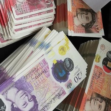 BUY TOP QUALITY PLASTIC POUNDS 10 AND 20S